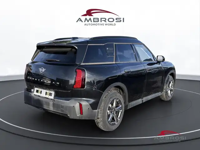 MINI Countryman view 3