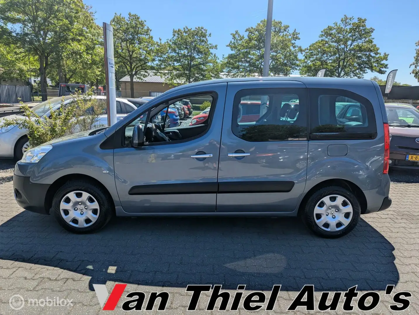 Peugeot Partner Tepee 1.6 XT Gris - 2