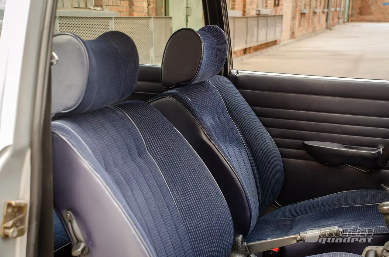BMW 323 E21 323i - Historisches Fahrzeug, foto 12