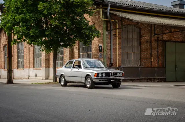 BMW 323 E21 323i - Historisches Fahrzeug