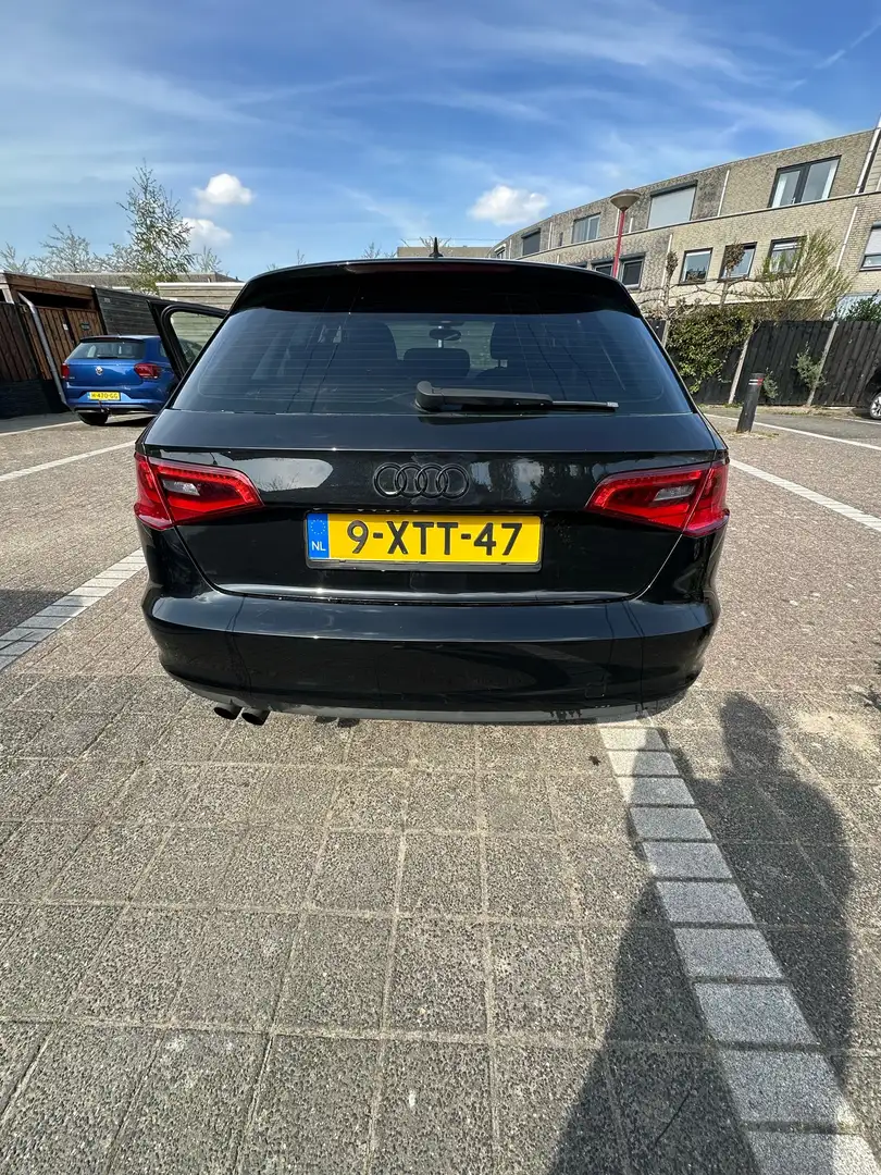 Audi A3 1.4 TFSI Attr. PL+ Zwart - 2