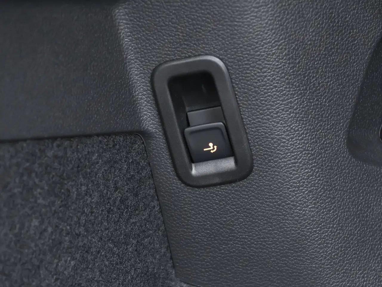 Volkswagen Golf VIII R-Line 1.5 eTSI DSG Navi Kamera AHK Si, миниатюра 14