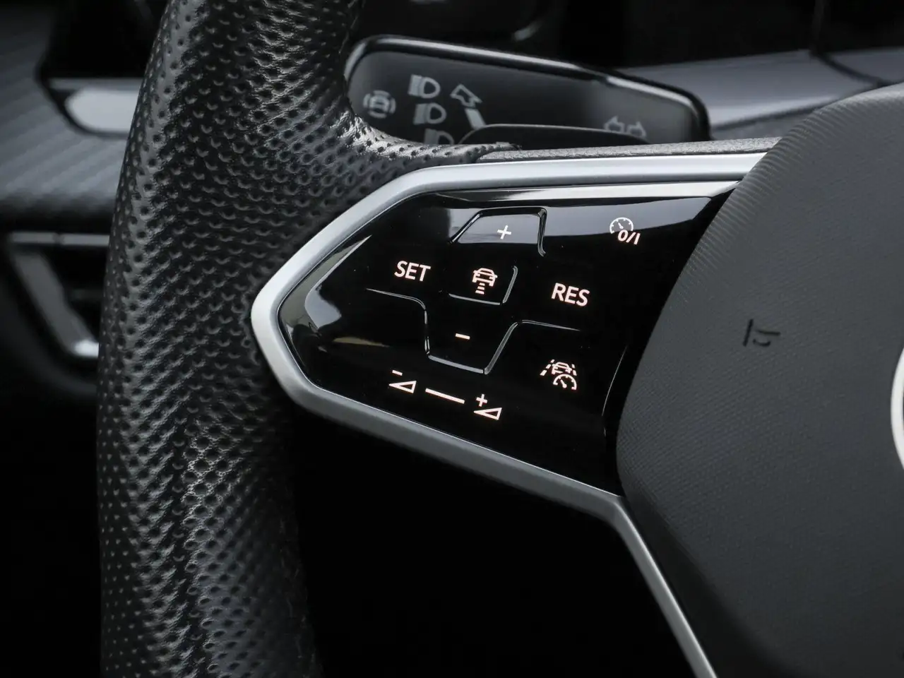 Volkswagen Golf VIII R-Line 1.5 eTSI DSG Navi Kamera AHK Si, миниатюра 11