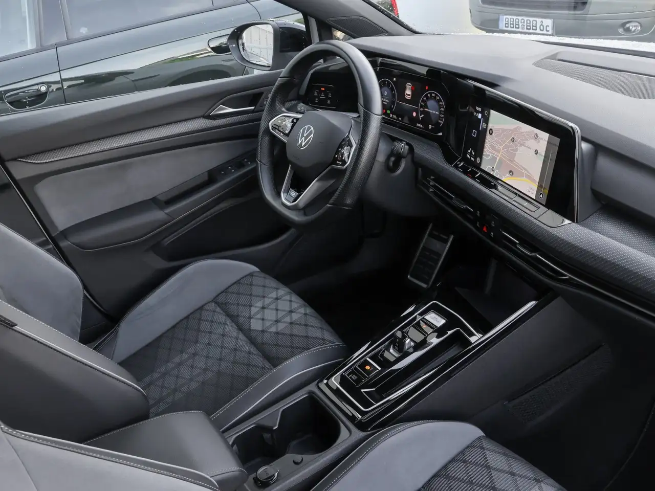 Volkswagen Golf VIII R-Line 1.5 eTSI DSG Navi Kamera AHK Si, миниатюра 3