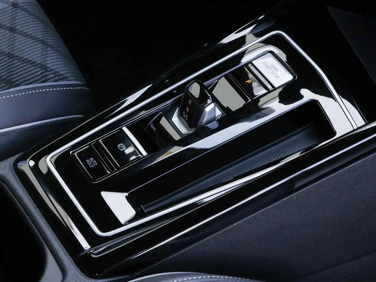 Volkswagen Golf VIII R-Line 1.5 eTSI DSG Navi Kamera AHK Si, миниатюра 8