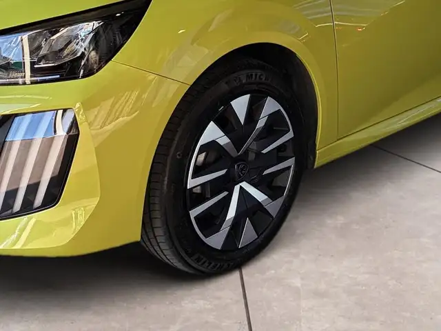 Peugeot 208 view 15