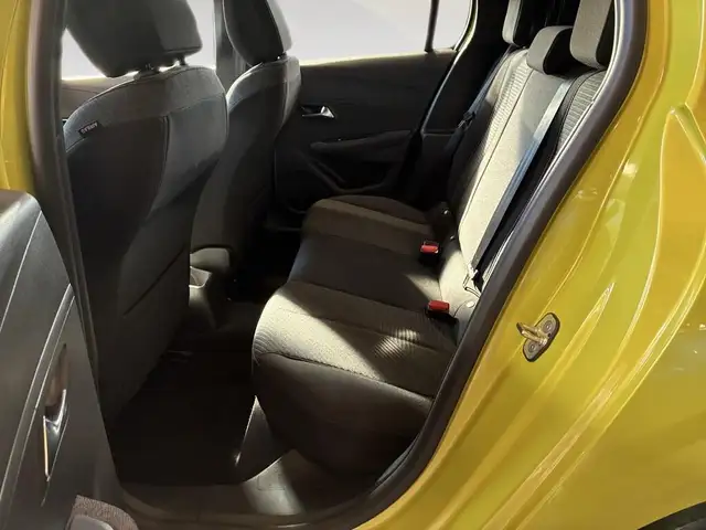 Peugeot 208 view 8