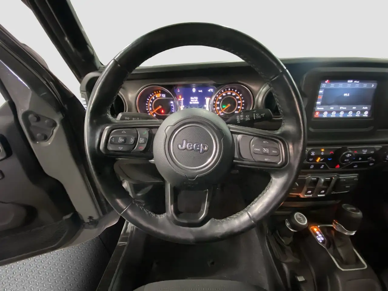 Jeep Wrangler снимка Jeep Wrangler