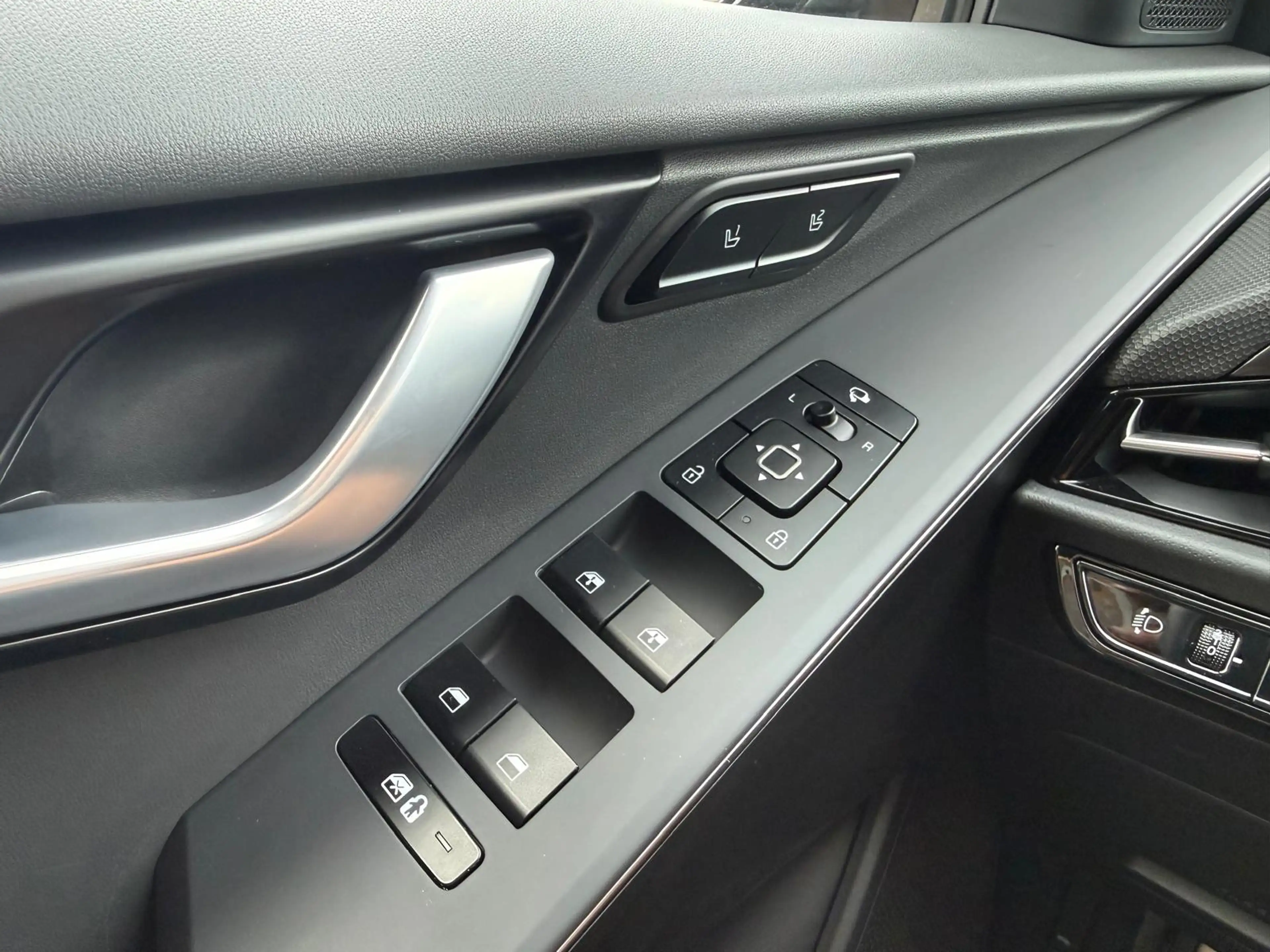 Kia e-Niro EV ExecutiveLine 64.8 kWh 204PK 1ste Eigenaar Navi — photo 38