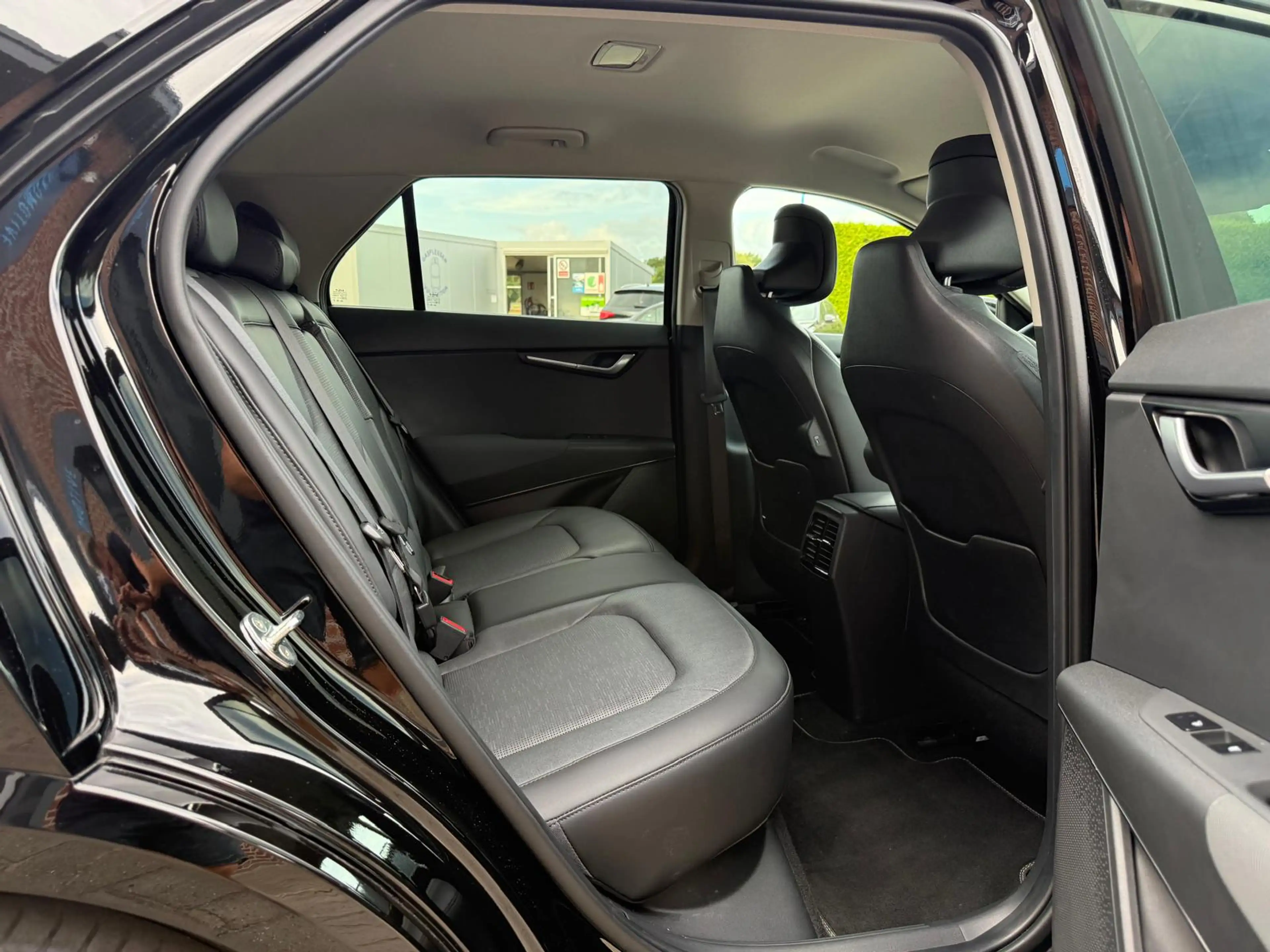 Kia e-Niro EV ExecutiveLine 64.8 kWh 204PK 1ste Eigenaar Navi — photo 18