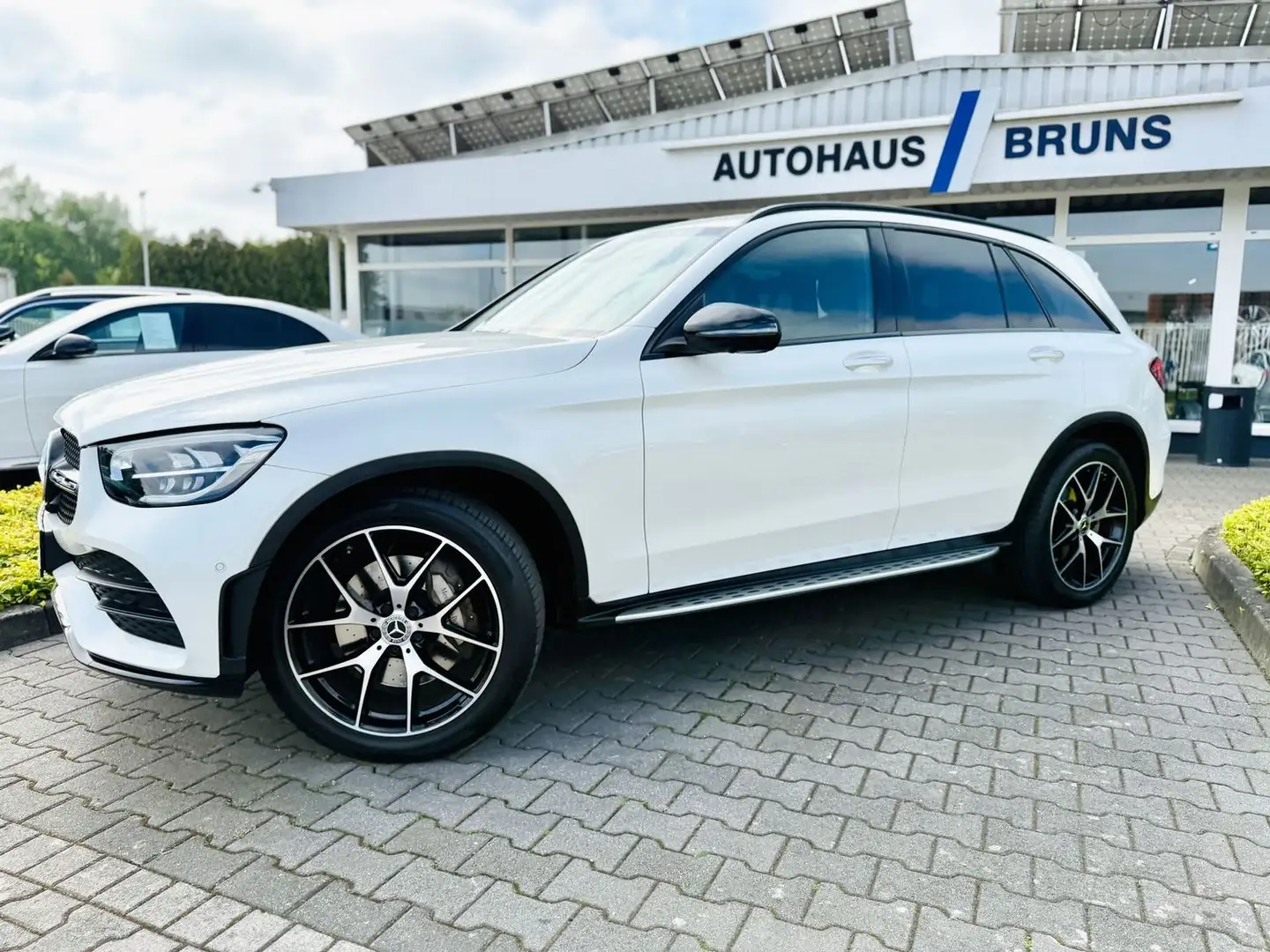Mercedes-Benz GLC 220 d 4M AMG NIGHT, AHK, KEYLEES-GO, Comand, 360°, LED Weiß - 2