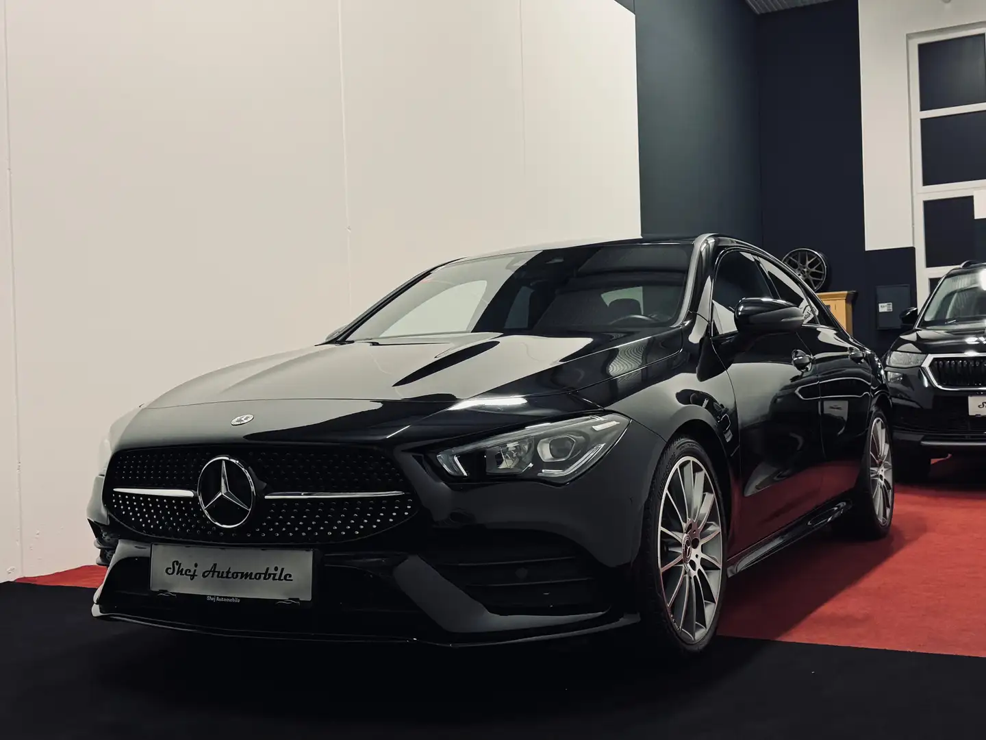 Mercedes-Benz CLA 200 CLA 200 d 4MATIC Aut.*AMG Line* Schwarz - 1