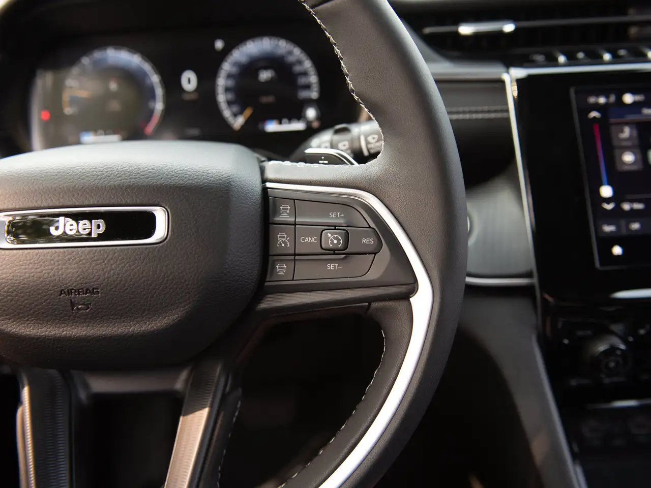 Jeep Grand Cherokee photo Jeep Grand Cherokee
