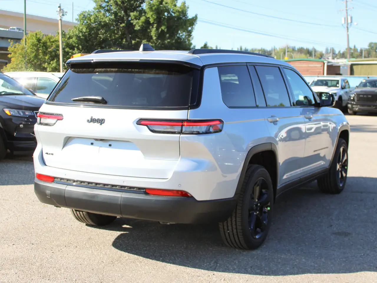 Jeep Grand Cherokee photo Jeep Grand Cherokee