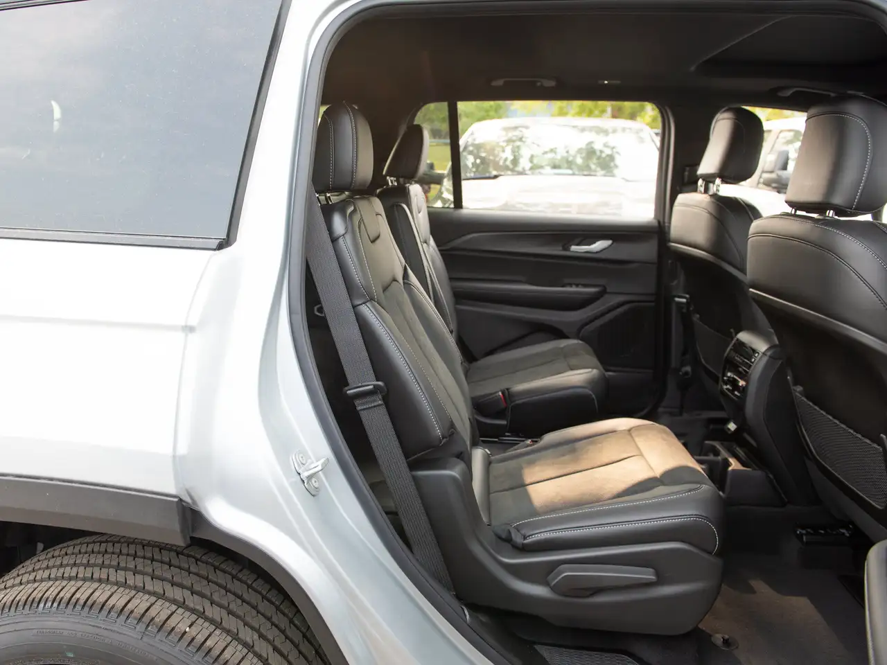 Jeep Grand Cherokee photo Jeep Grand Cherokee