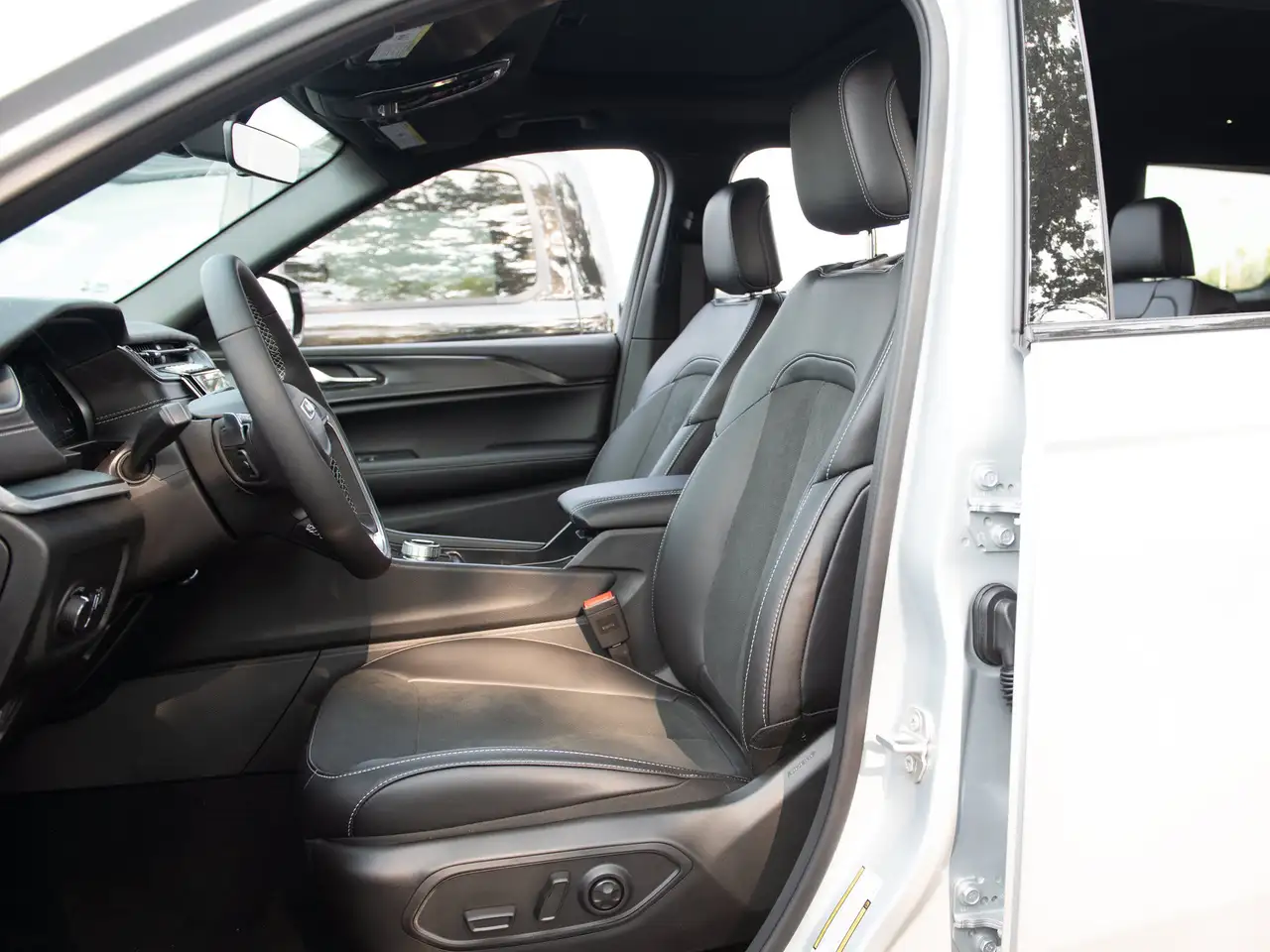 Jeep Grand Cherokee photo Jeep Grand Cherokee