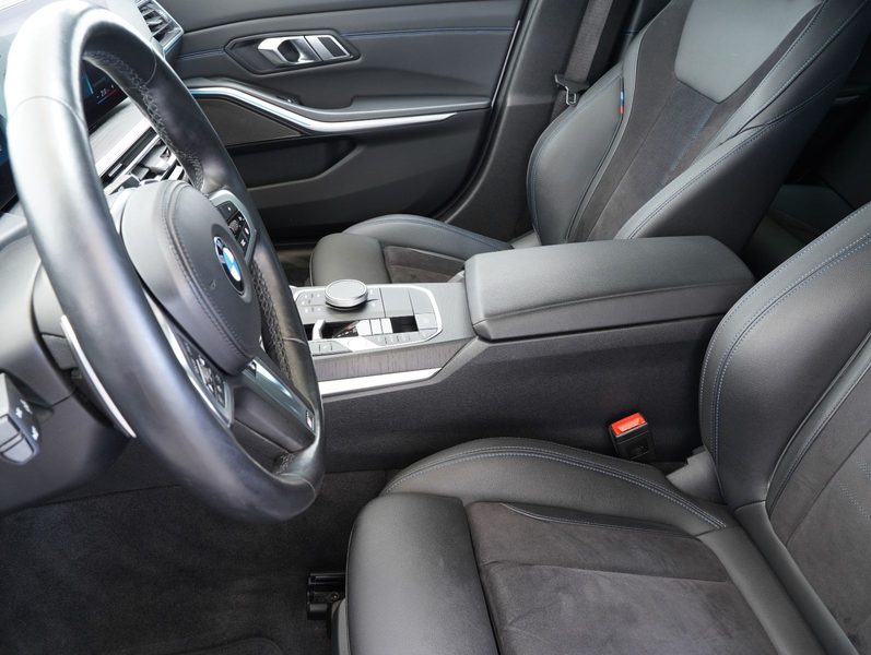 BMW 320 d xDrive Touring M Sport — photo 5