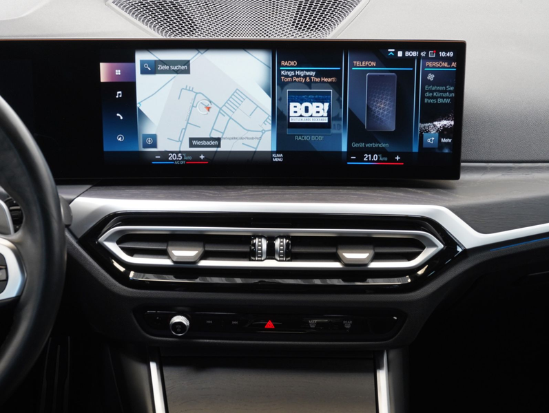 BMW 320 d xDrive Touring M Sport — photo 8
