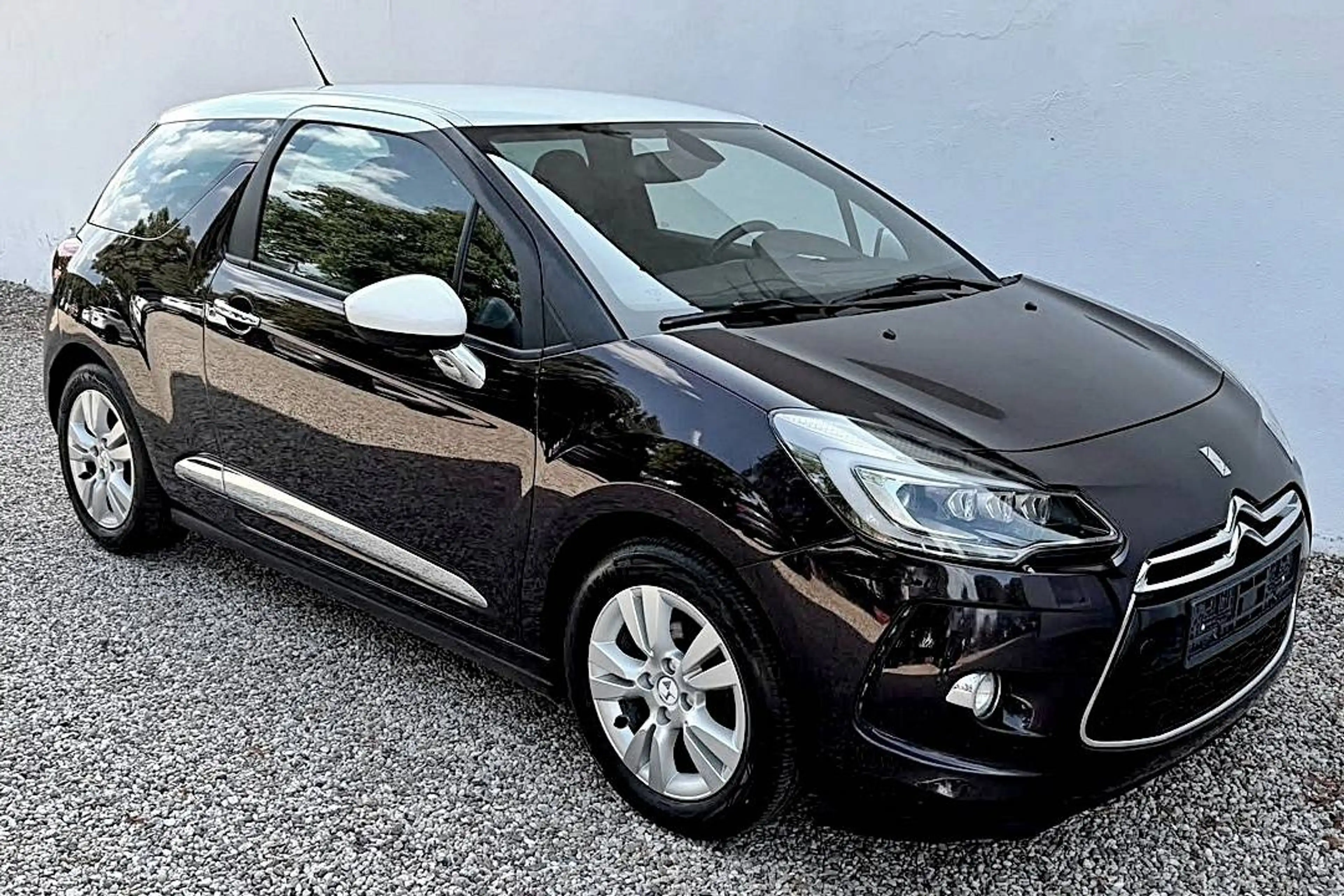 DS Automobiles DS 3 1.2 THP EURO6 SoChic -VIELE TOLLE EXTRAS + SEHR GEPFLEGTER ERSTBESITZ + ZAHNRIEMEN SCHON ERNEUERT — photo 5