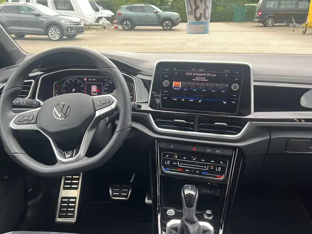 Volkswagen T-Roc view 13