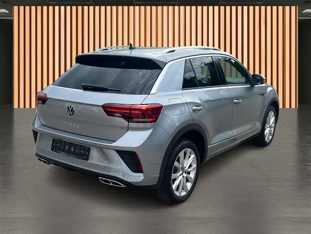 Volkswagen T-Roc view 4