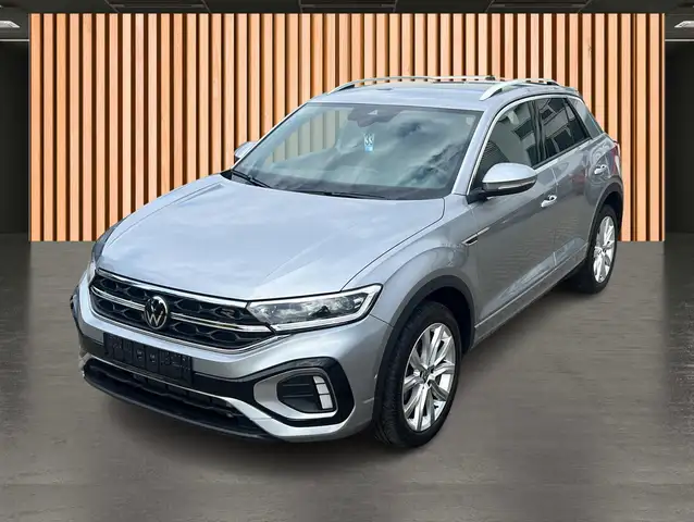 Volkswagen T-Roc view 2