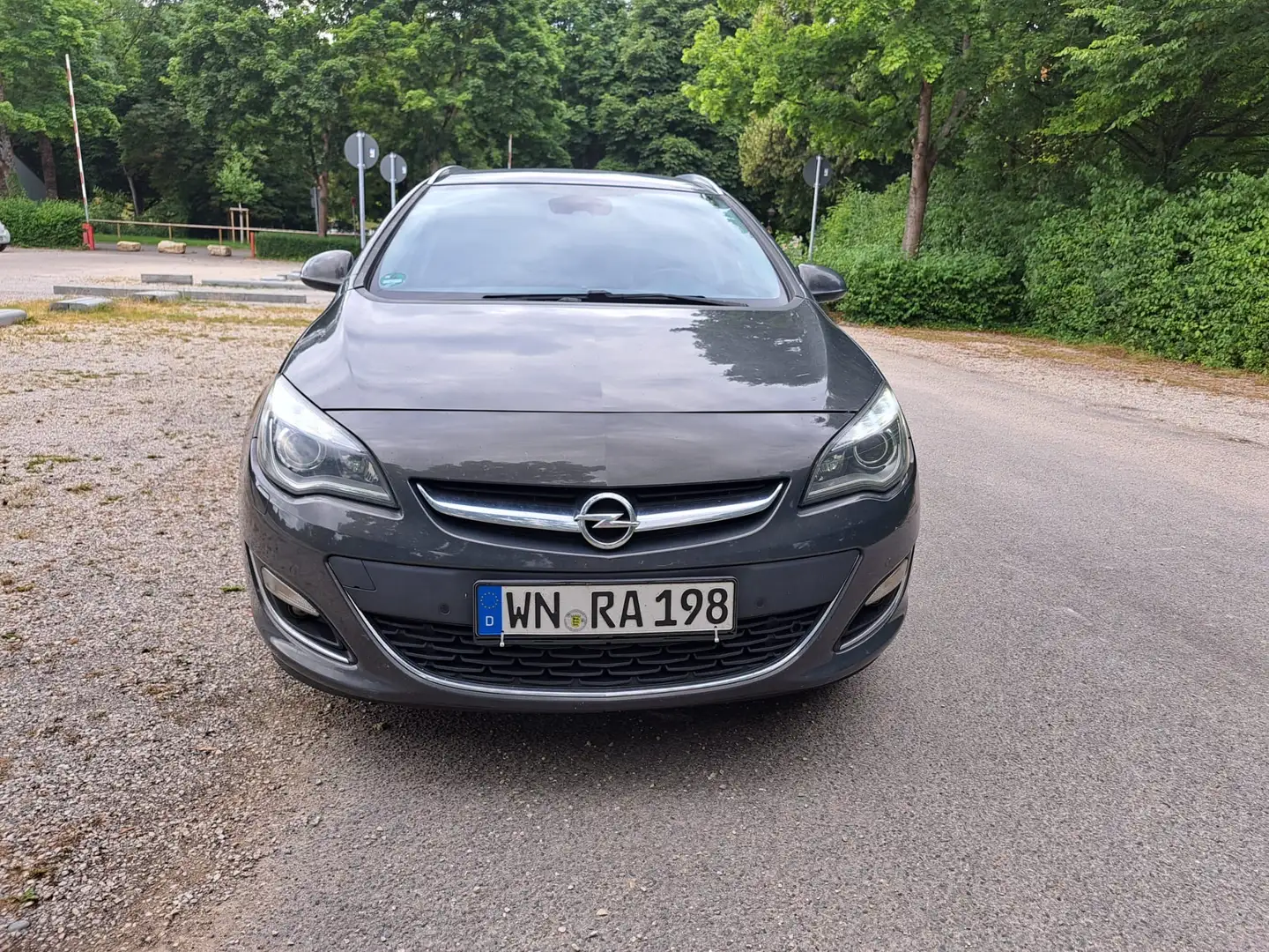 Opel Astra Innovation Grau - 2