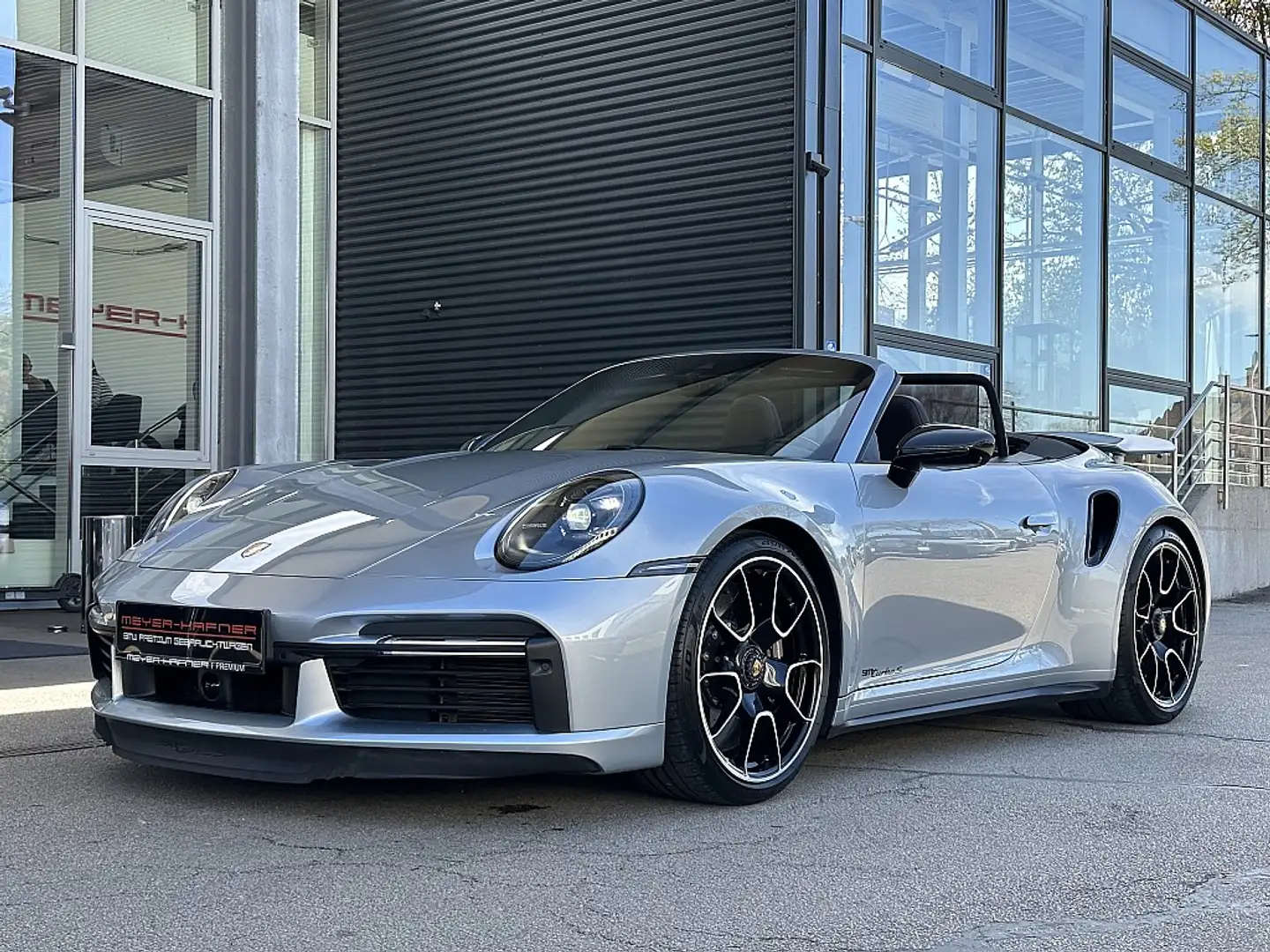 Porsche 911 Turbo S Cabrio PDK Grau - 2
