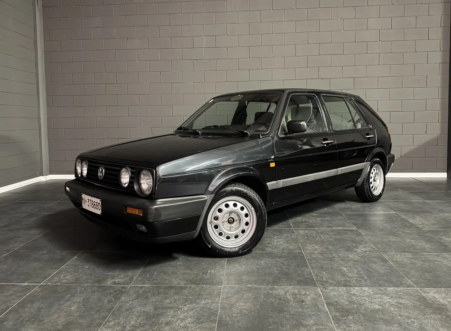 Volkswagen Golf 5p 1.6 Madison ASI ORO CRS - 2