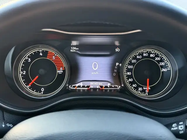 Jeep Cherokee view 15