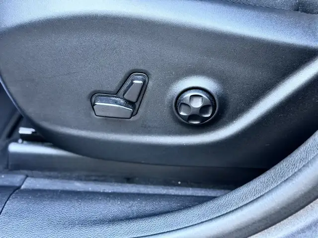 Jeep Cherokee view 13