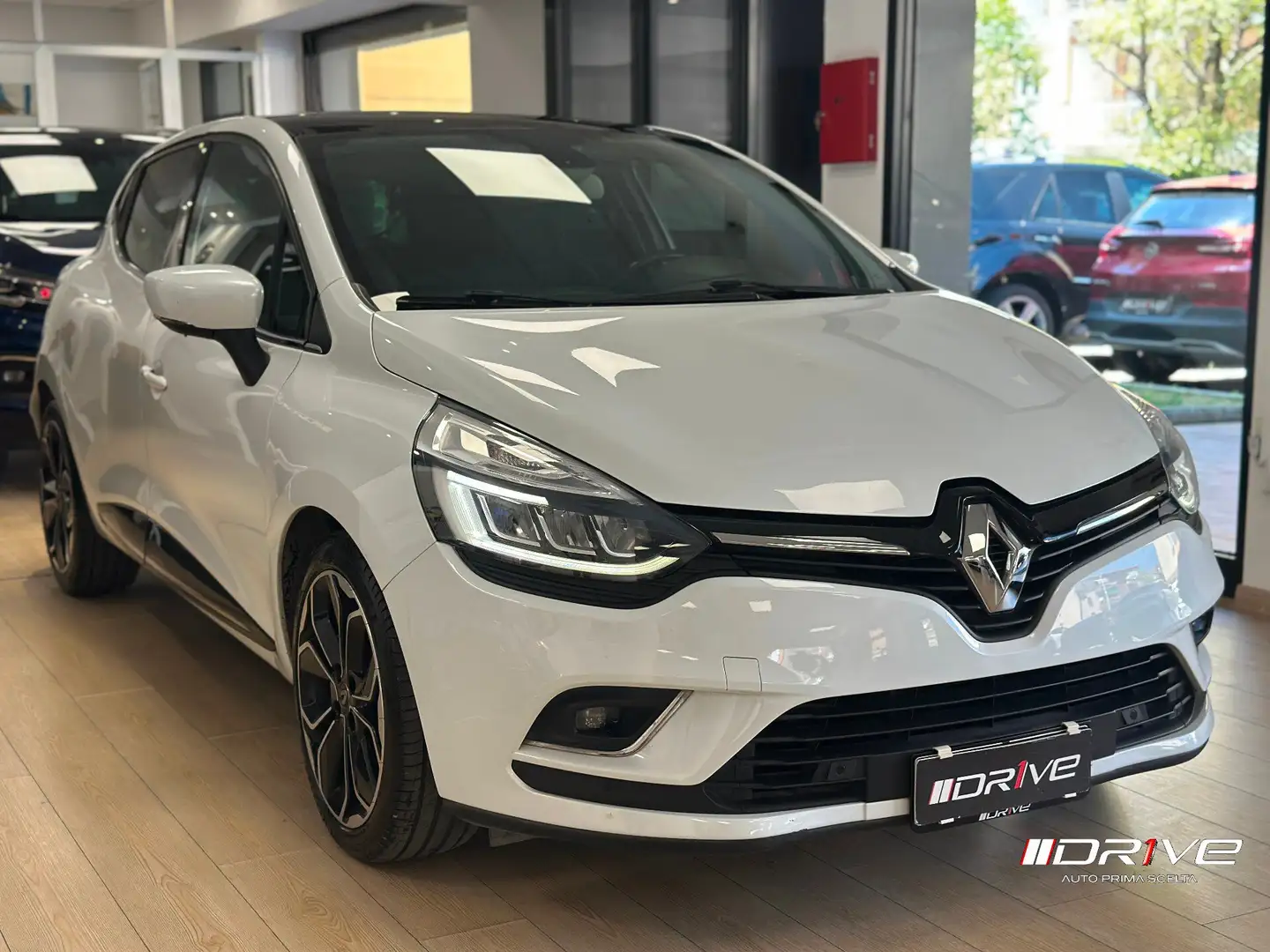 Renault Clio Clio dCi 8V 110CV Start&Stop 5 porte Energy Intens - 2