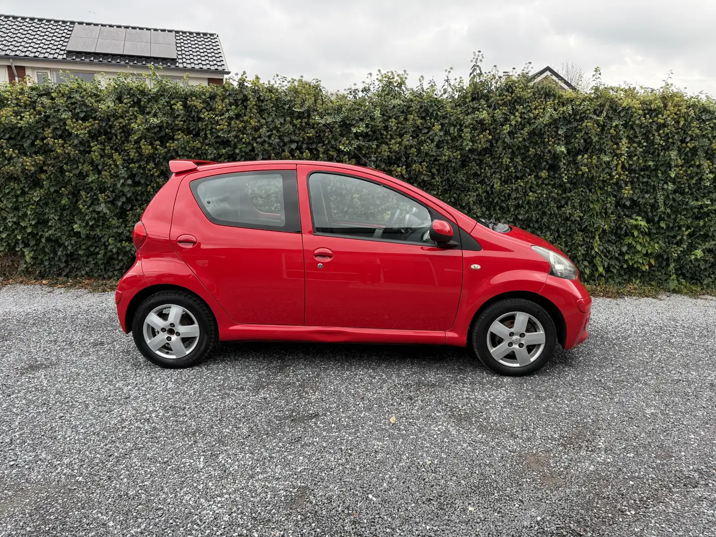 Toyota Aygo 1.0-12V Sport | Airco | Elekt. Ramen | LMV | Stuur Rojo - 2