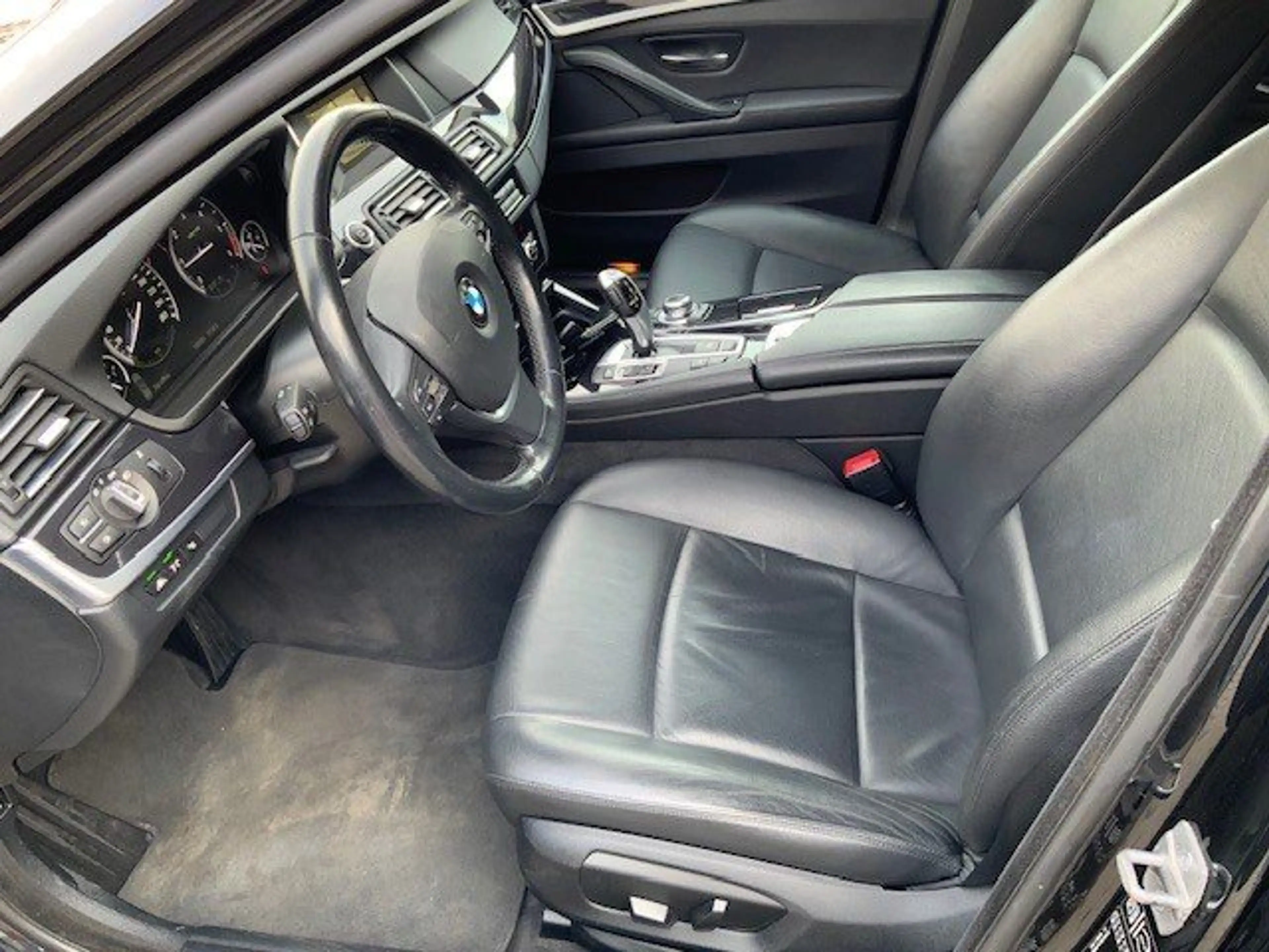 BMW 525 d xDrive — photo 11