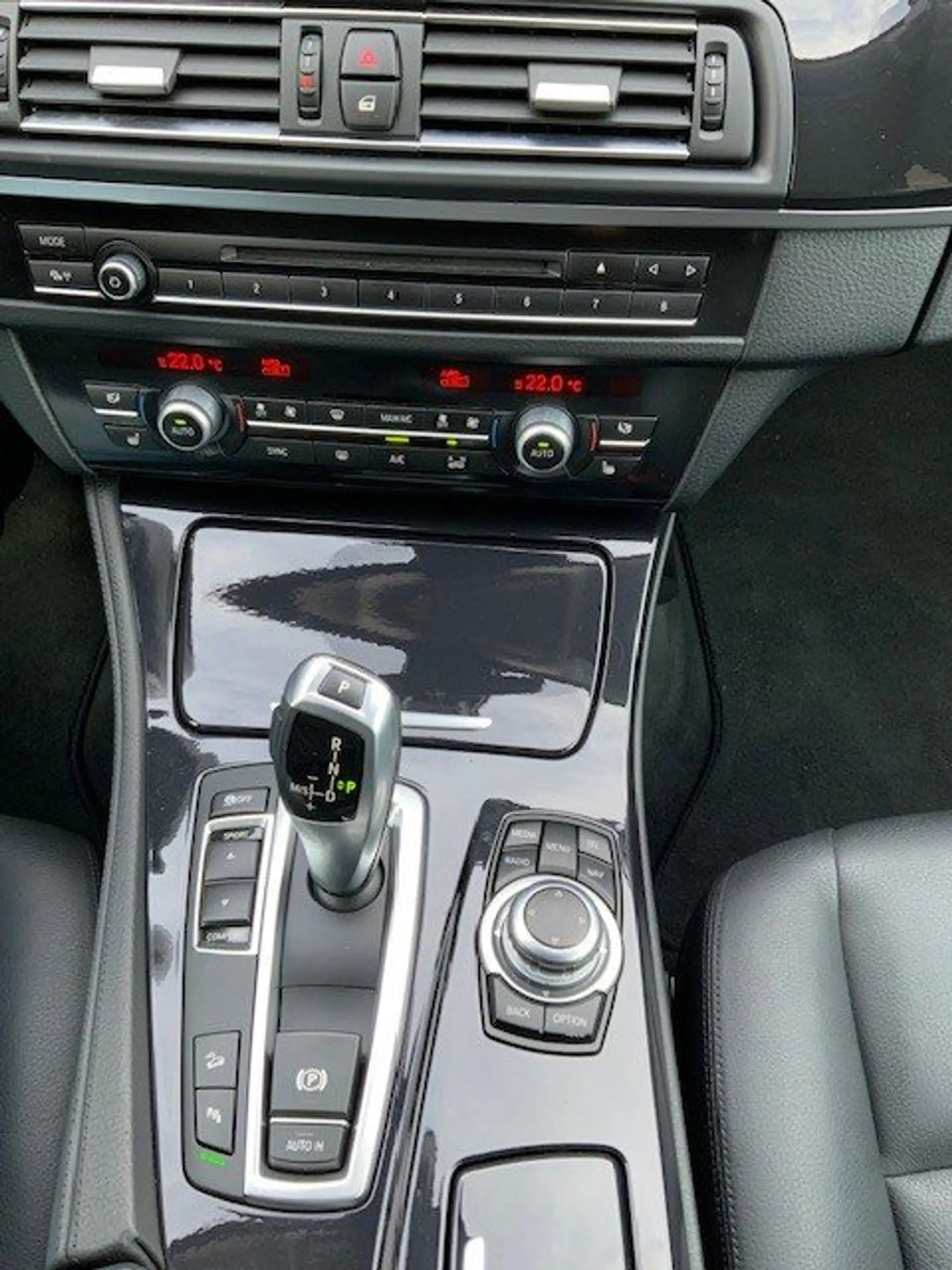BMW 525 d xDrive — photo 16