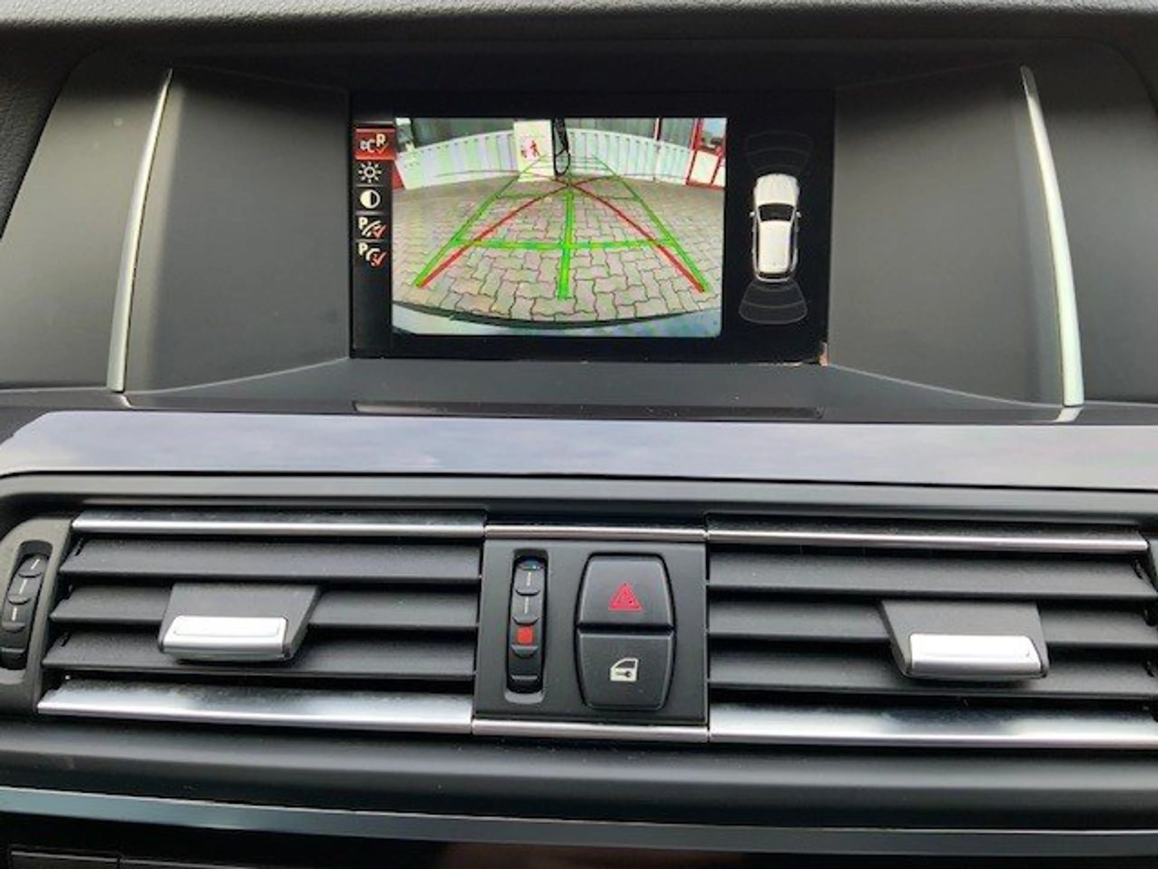BMW 525 d xDrive — photo 18