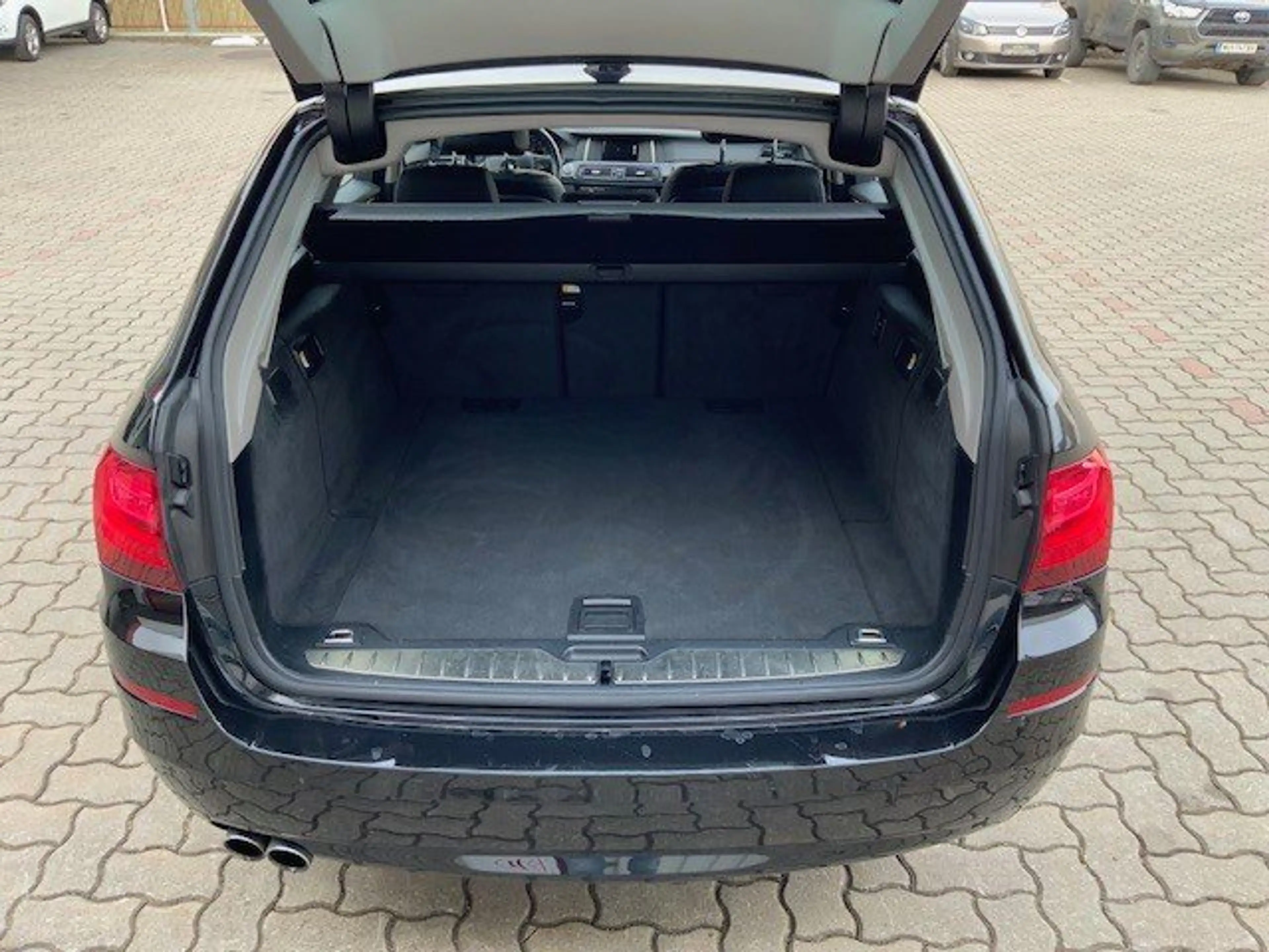BMW 525 d xDrive — photo 7