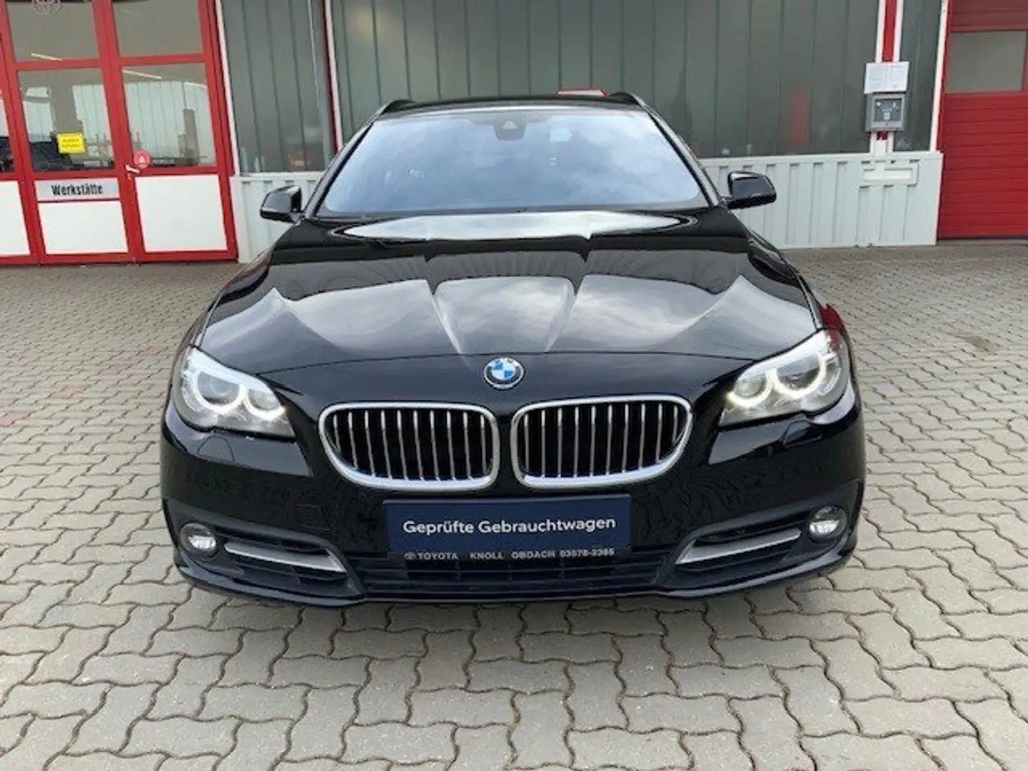 BMW 525 d xDrive Schwarz - 2