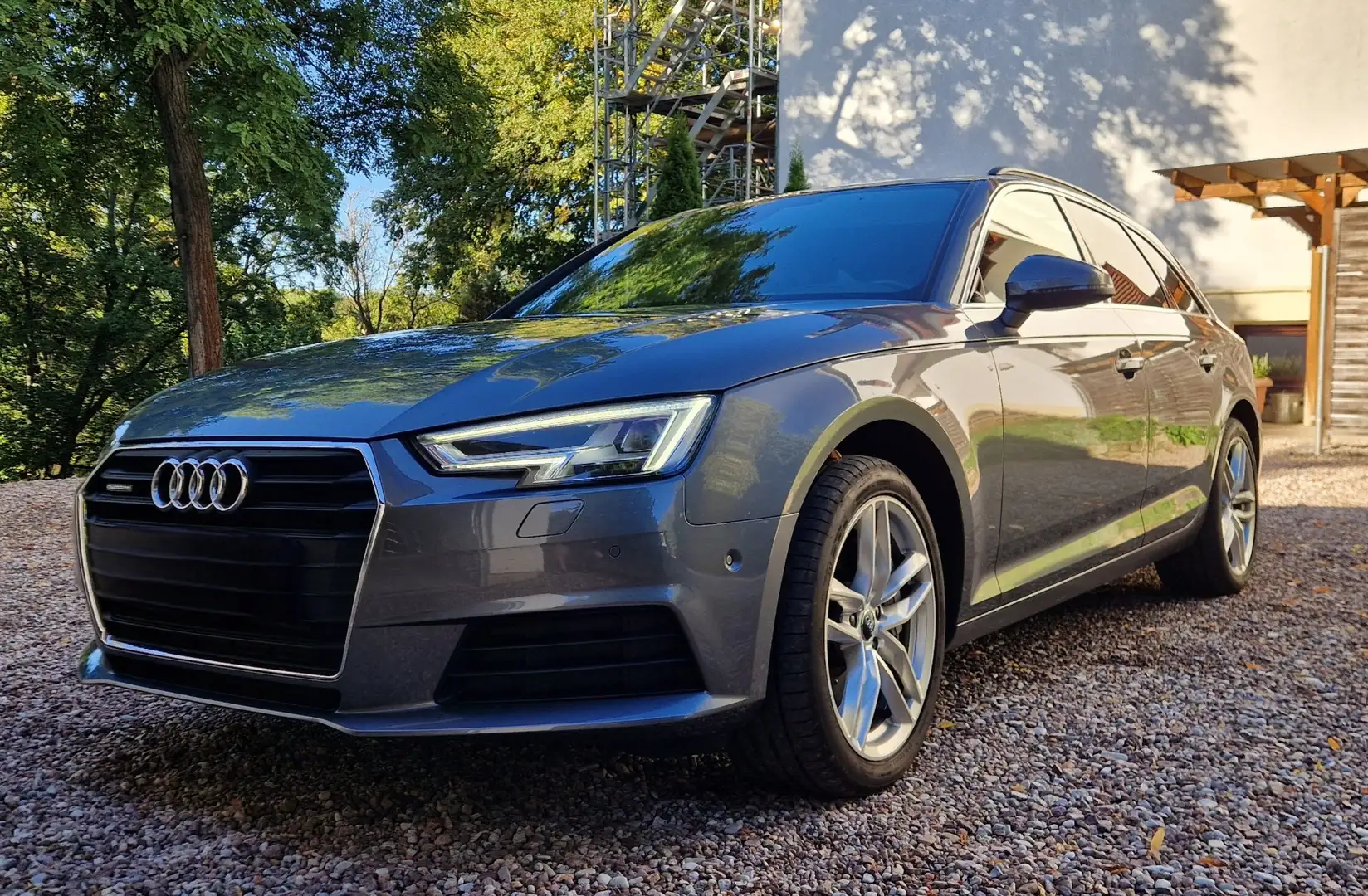 Audi A4 Avant 2.0 TFSI quattro S tronic Grau - 1