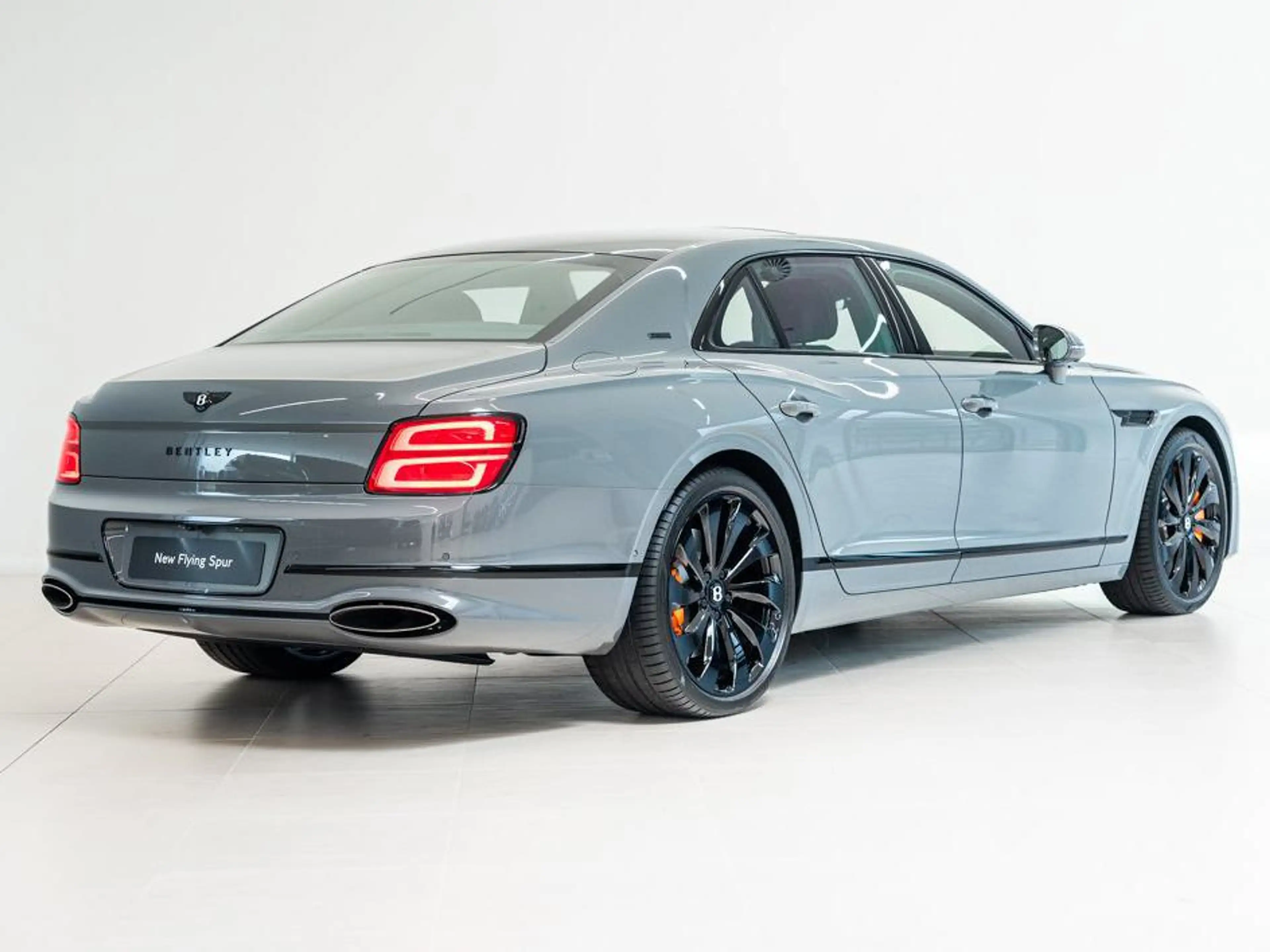 Bentley Flying Spur Flying Spur Black Edition V8 Hybrid — photo 3