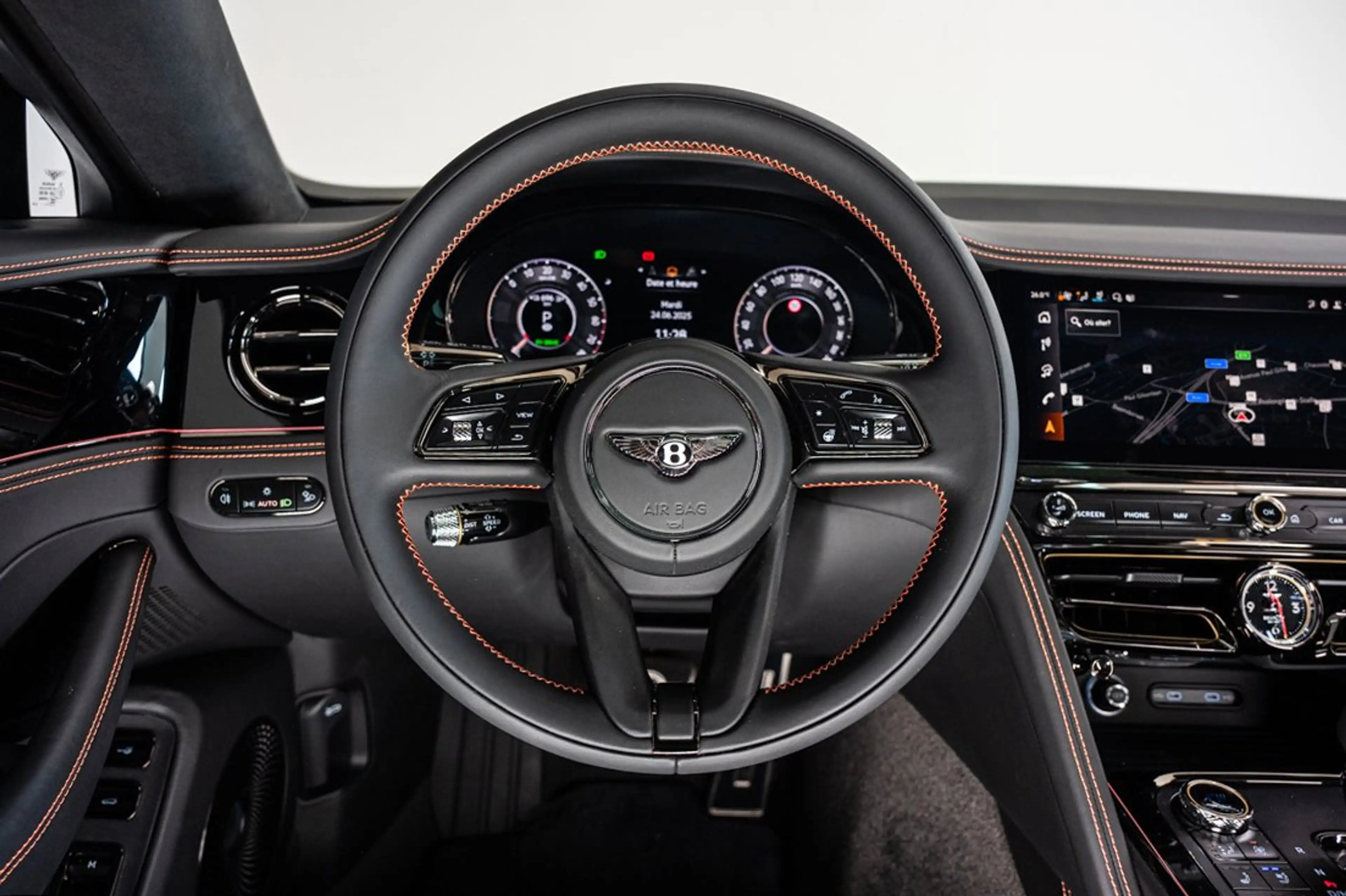 Bentley Flying Spur Flying Spur Black Edition V8 Hybrid — photo 7