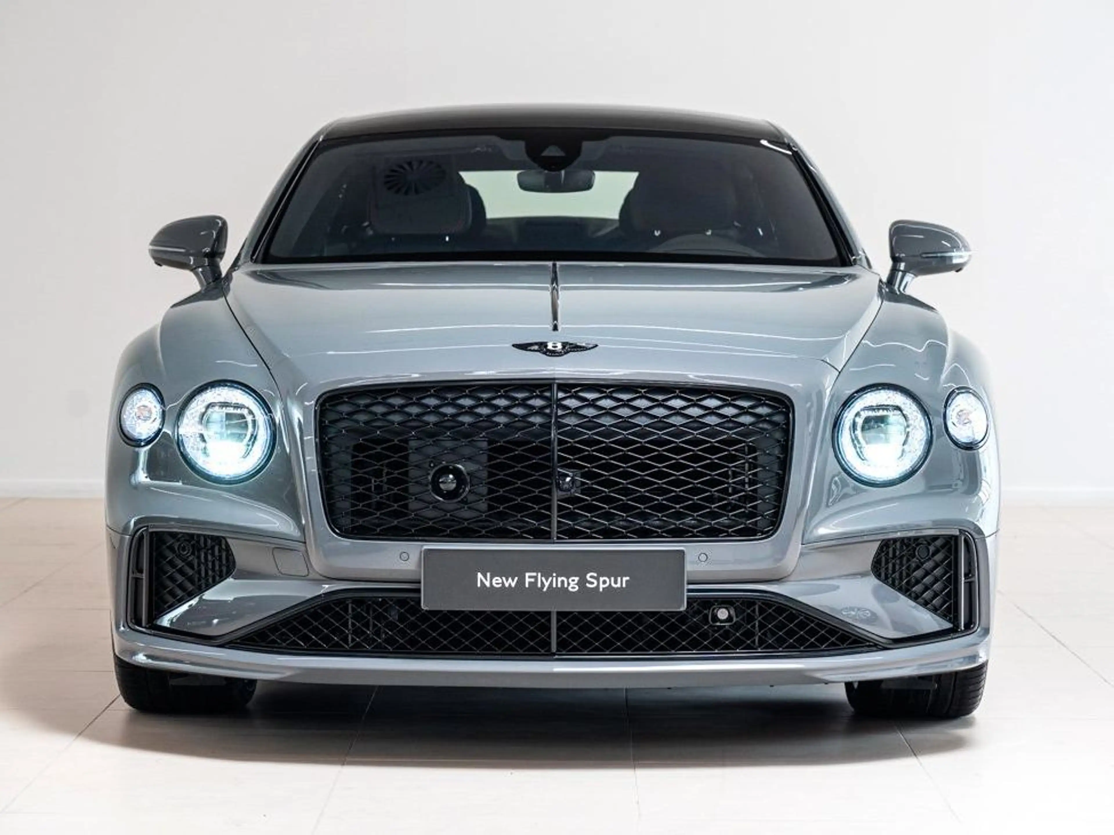 Bentley Flying Spur Flying Spur Black Edition V8 Hybrid — photo 4