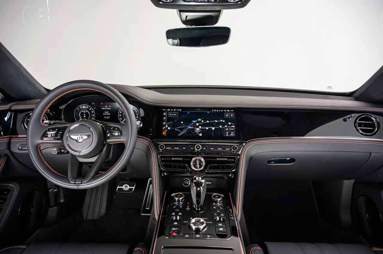 Bentley Flying Spur 2025 — фото 9