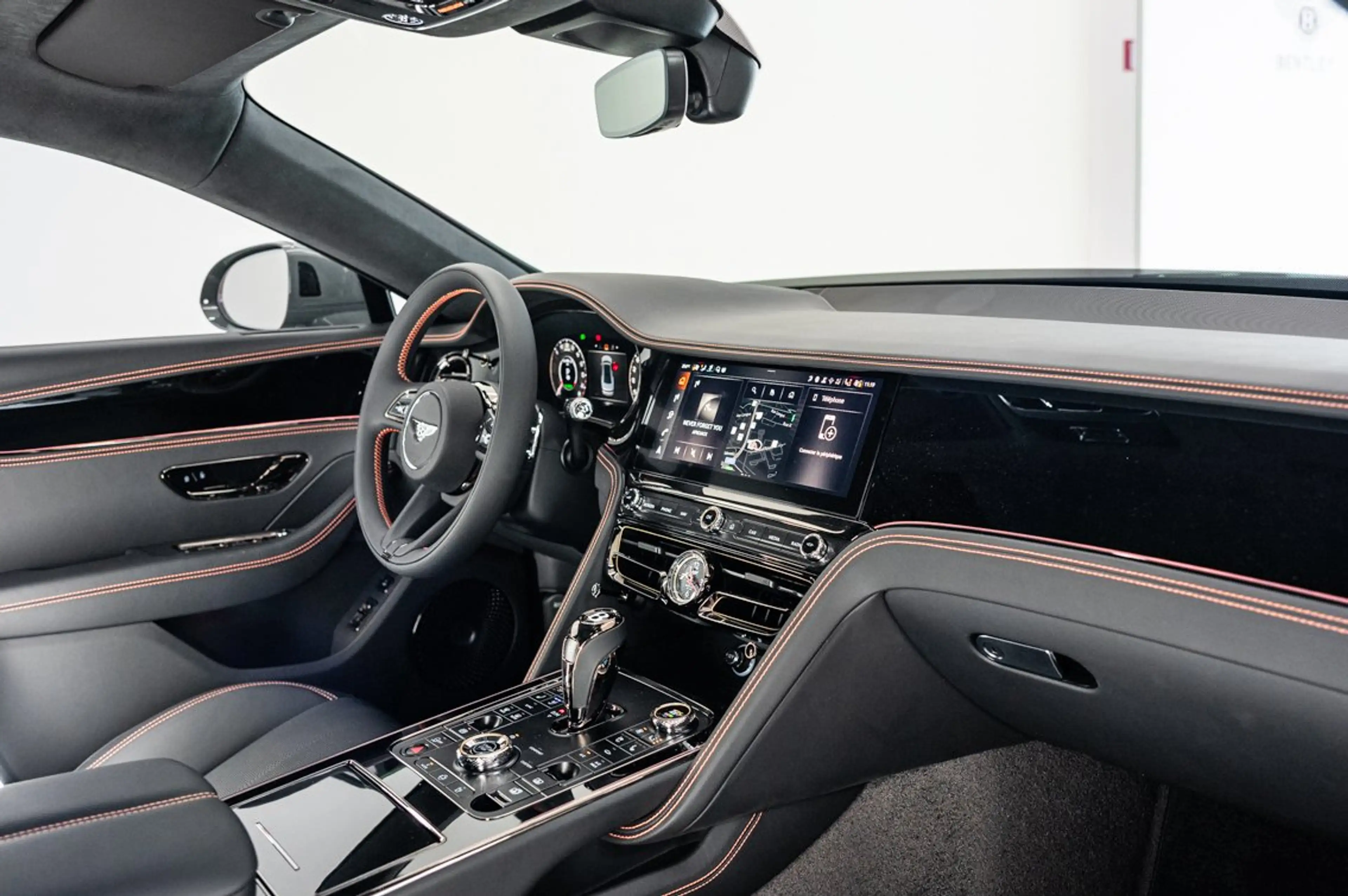 Bentley Flying Spur Flying Spur Black Edition V8 Hybrid — photo 8