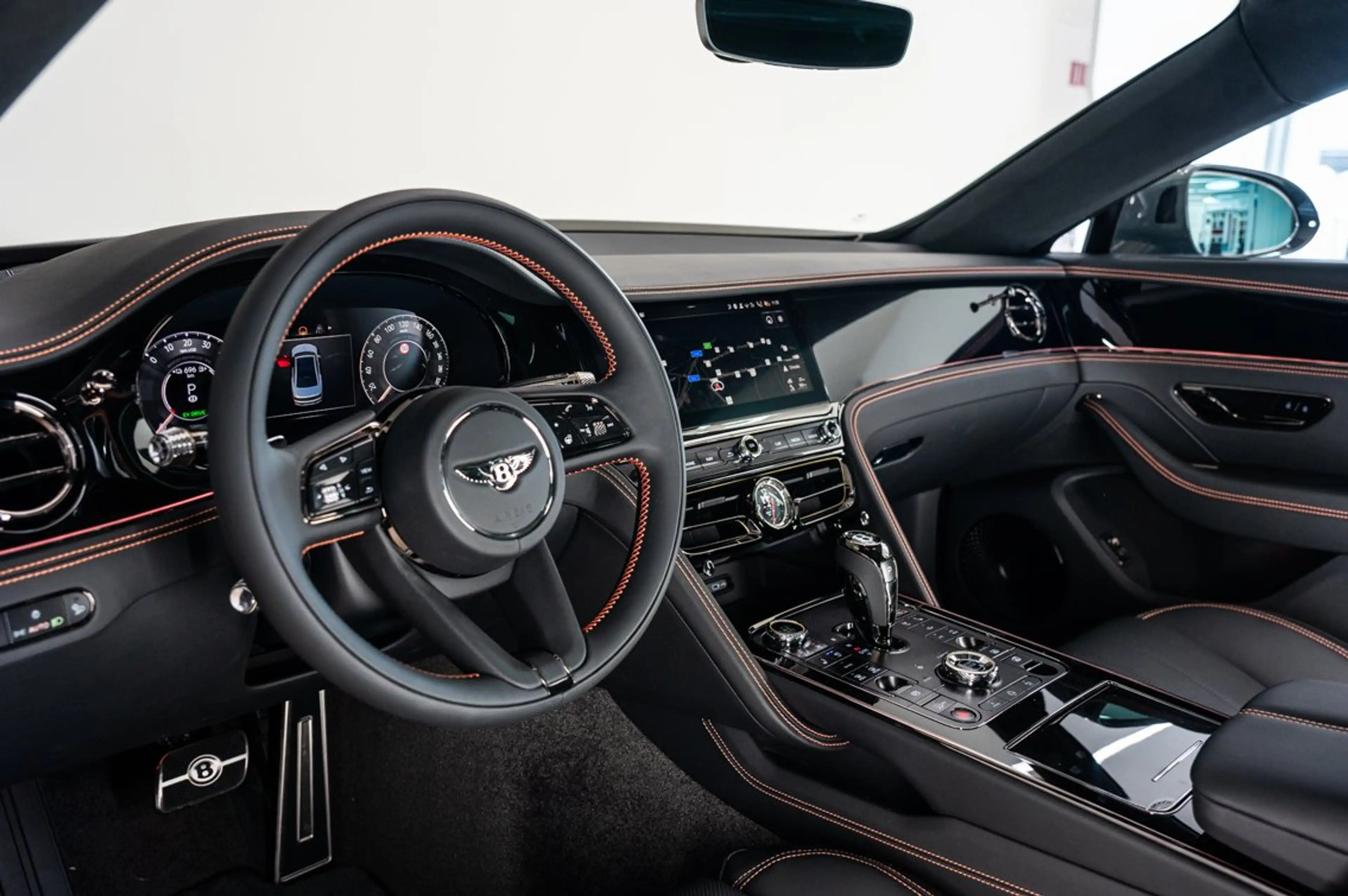 Bentley Flying Spur Flying Spur Black Edition V8 Hybrid — photo 10