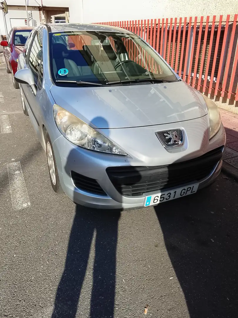 Peugeot 207 207 1.4i Confort 75 Confort - 1