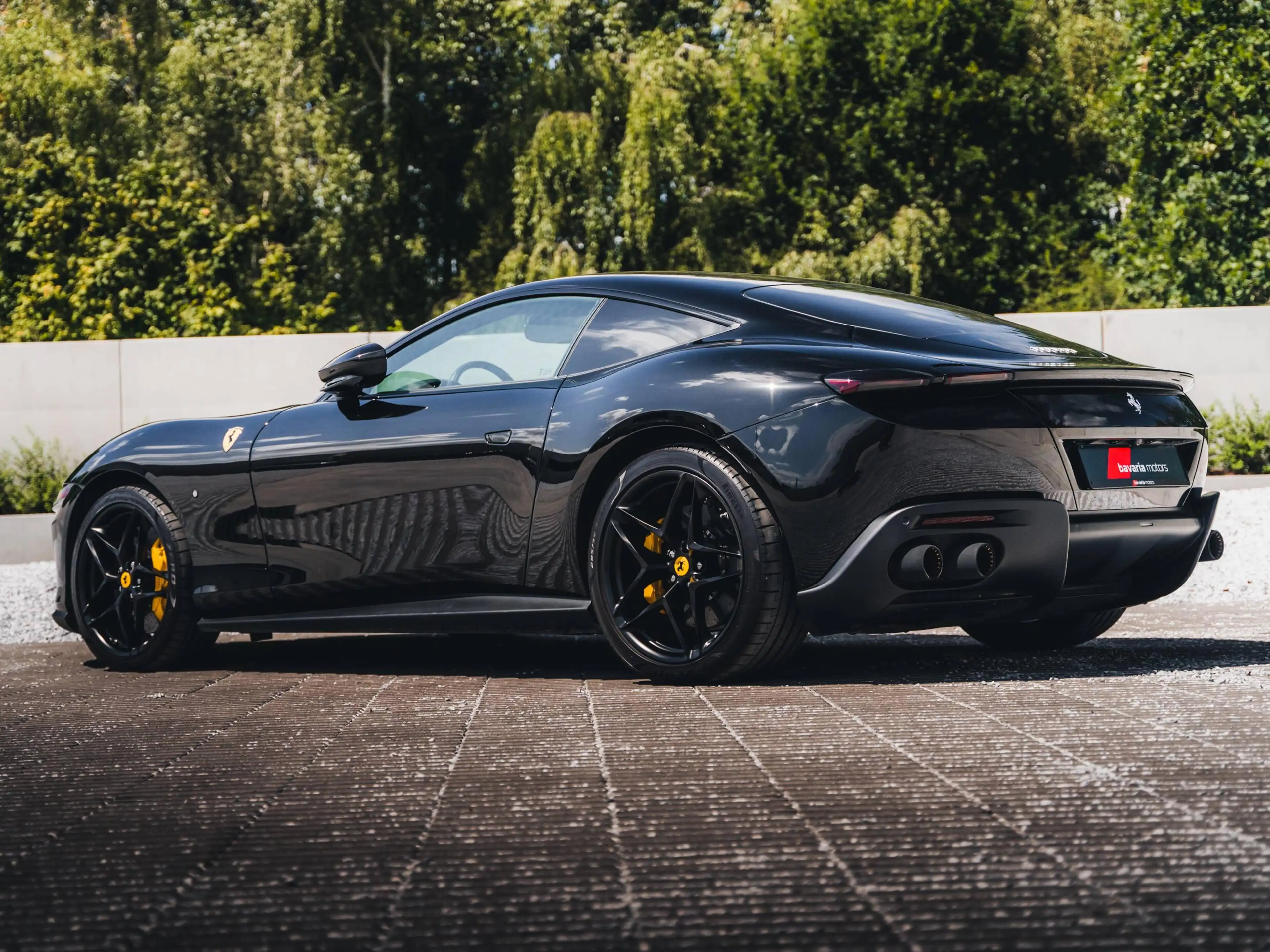 Ferrari Roma Nero DS / Carbon / Pass. Display / 20" — photo 9