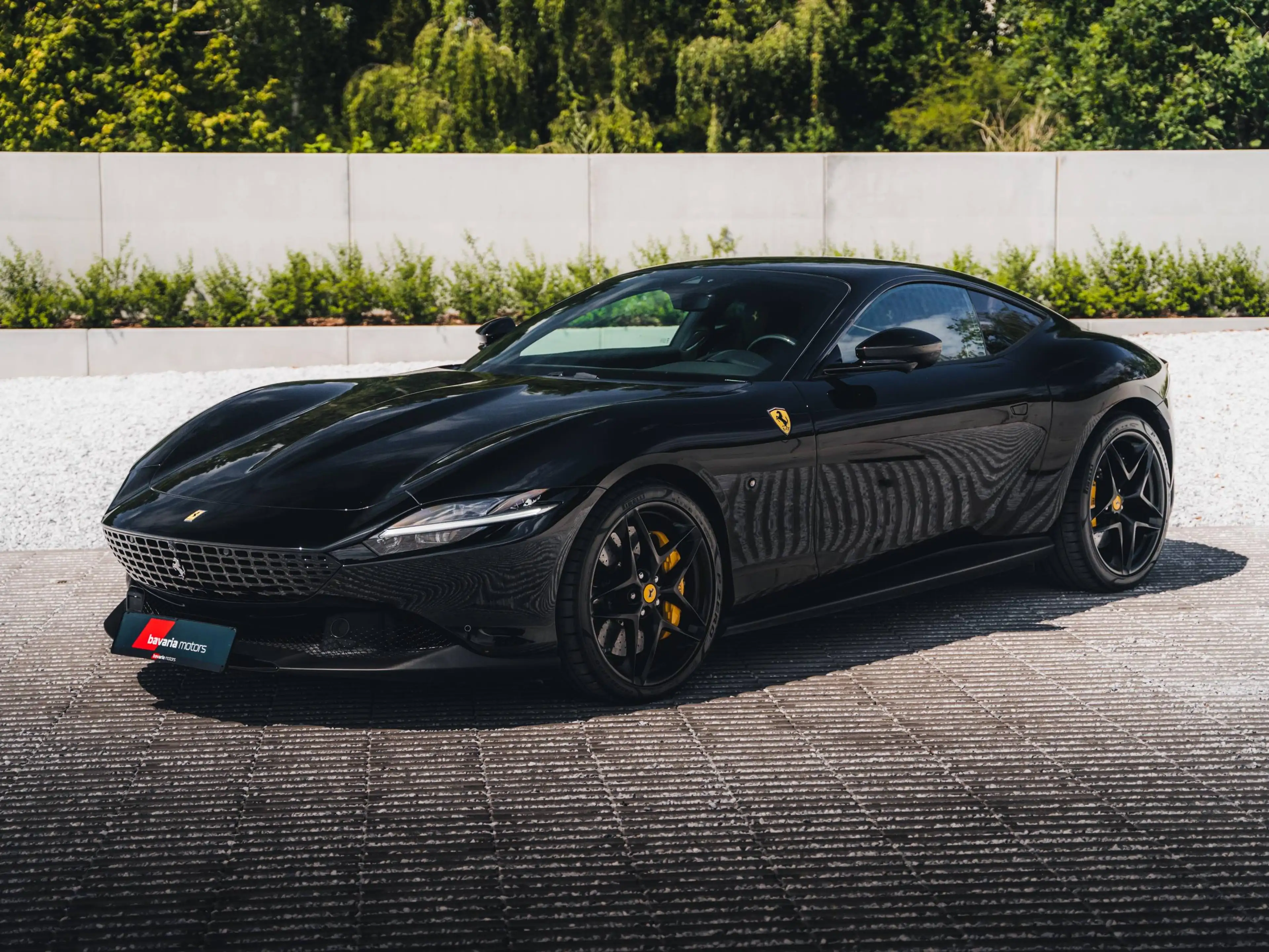 Ferrari Roma Nero DS / Carbon / Pass. Display / 20" — photo 3