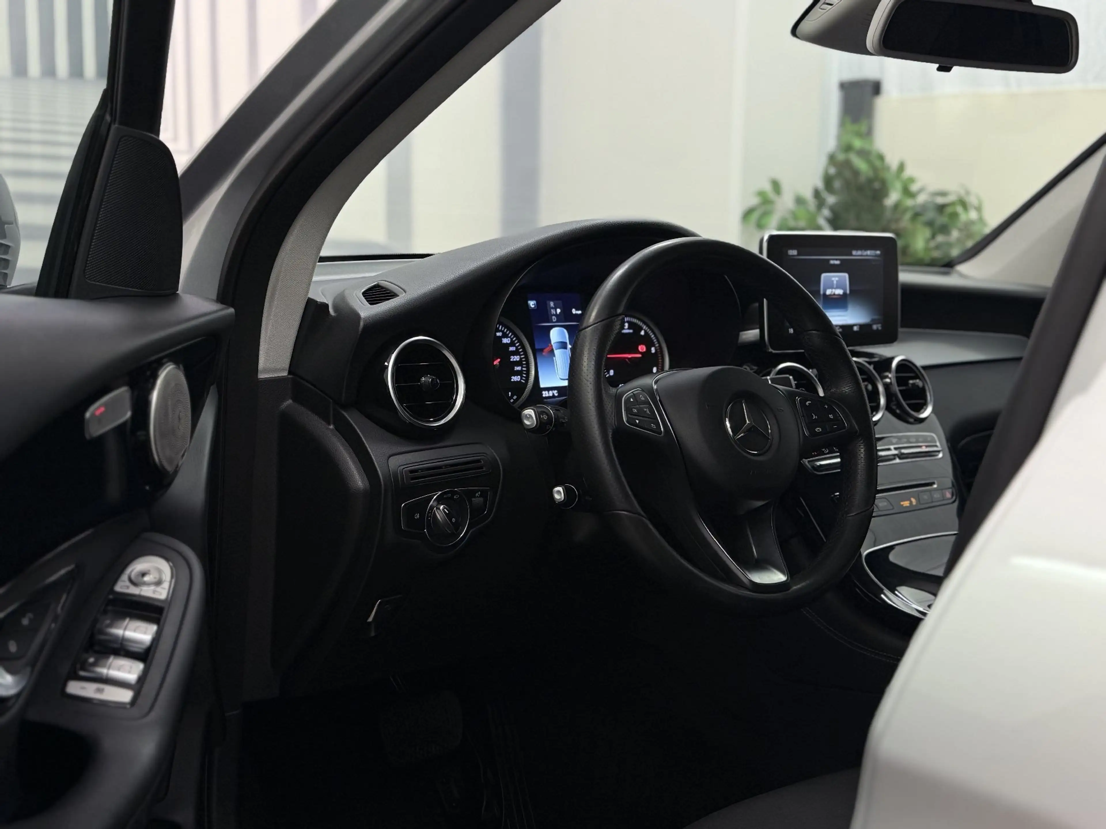Mercedes-Benz GLC 220 4 MATIC II Sitzh. II RFK II Command II — photo 3