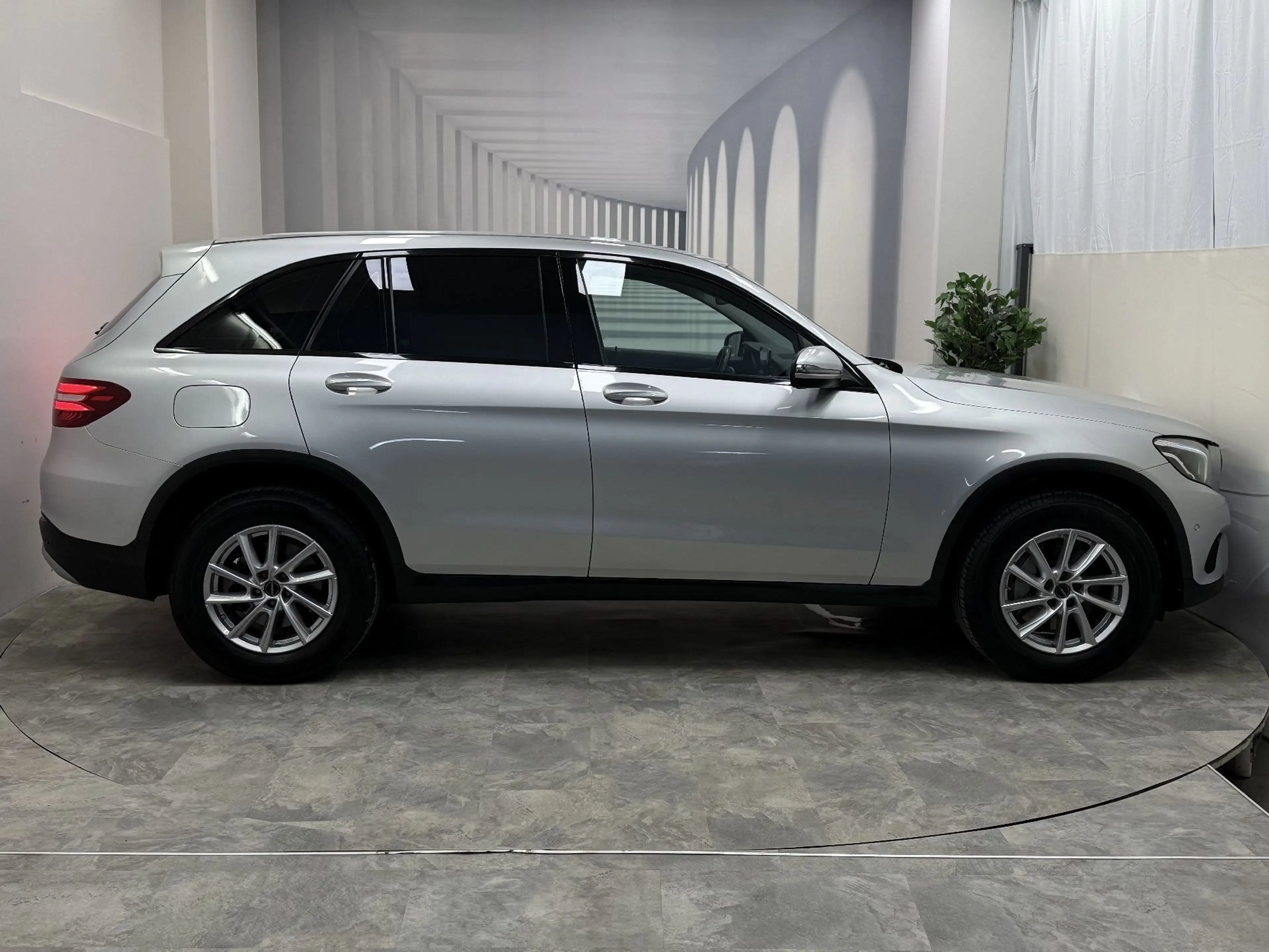 Mercedes-Benz GLC 220 4 MATIC II Sitzh. II RFK II Command II — photo 8